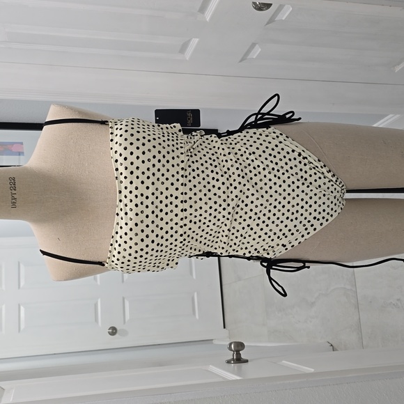 🌟 Classic Polka Dot One-Piece Swimsuit – Retro-Inspired Elegance 🌟 - Picture 1 of 4